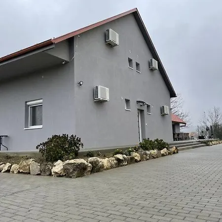Ulics Vendeghaz Ii