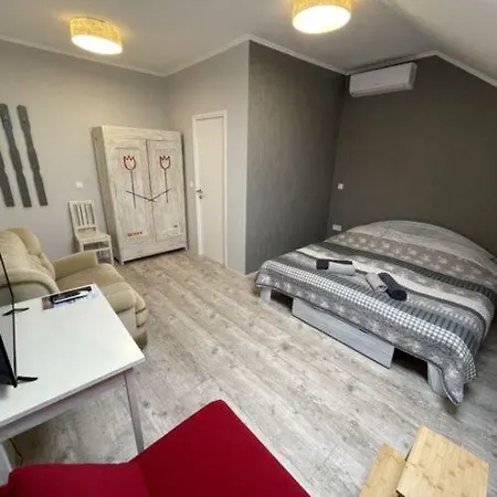 Apartment Ulics Vendeghaz Ii *