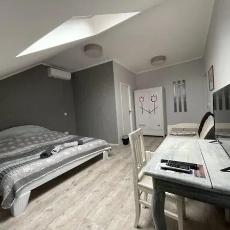 Ulics Vendeghaz Ii * Zalacsány