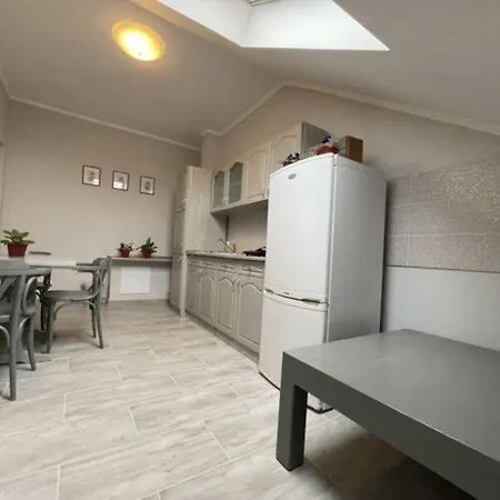 Ulics Vendeghaz Ii Apartment *
