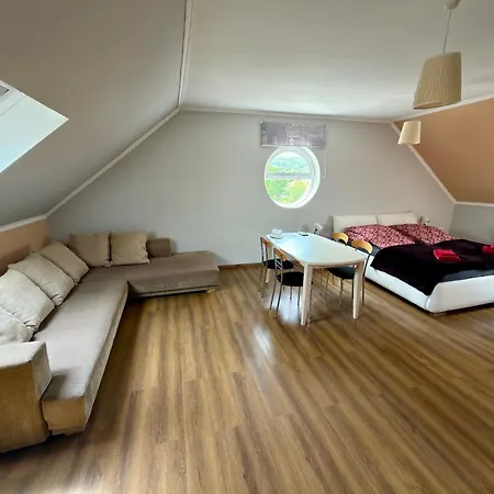 Ulics Vendeghaz Ii Apartment