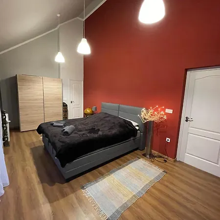 Apartment Ulics Vendeghaz Ii *