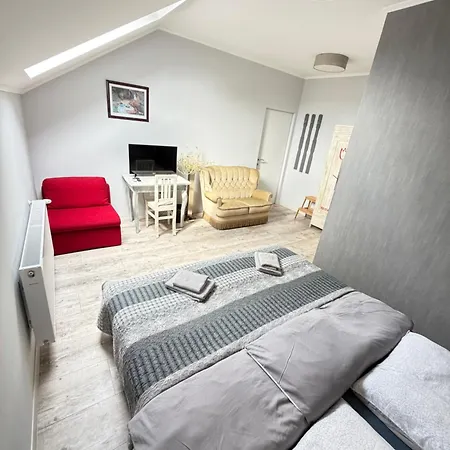 Ulics Vendeghaz Ii Apartment *