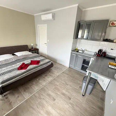 Apartment Ulics Vendeghaz Ii