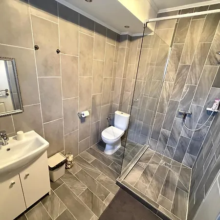 Apartment Ulics Vendeghaz Ii *