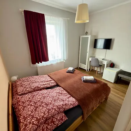 Apartment Ulics Vendeghaz Ii *