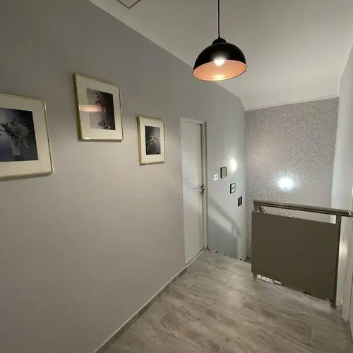 Ulics Vendeghaz Ii * Zalacsány