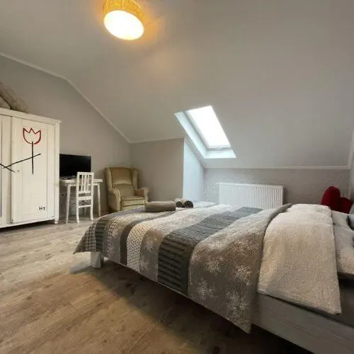 Ulics Vendeghaz Ii Apartment