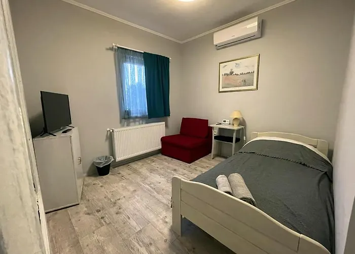 Ulics Vendeghaz Ii Apartment *